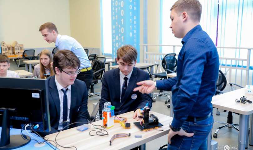 Прошёл очный этап турнира юных инженеров и исследователей «Приморский РобоФест – 23»